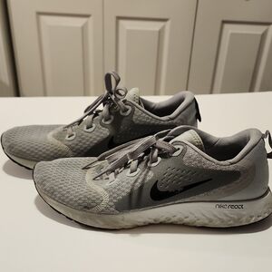 Nike React Light Gray Athletic Shoes